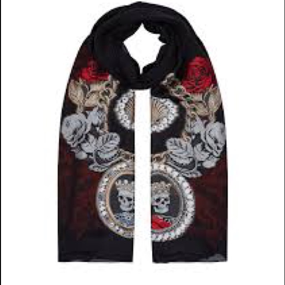 Alexander McQueen lost in the sea silk scarf - Picture 2 of 8